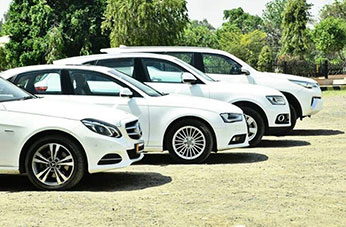 Qualified and best experience Luxury car rental service in Jaipur